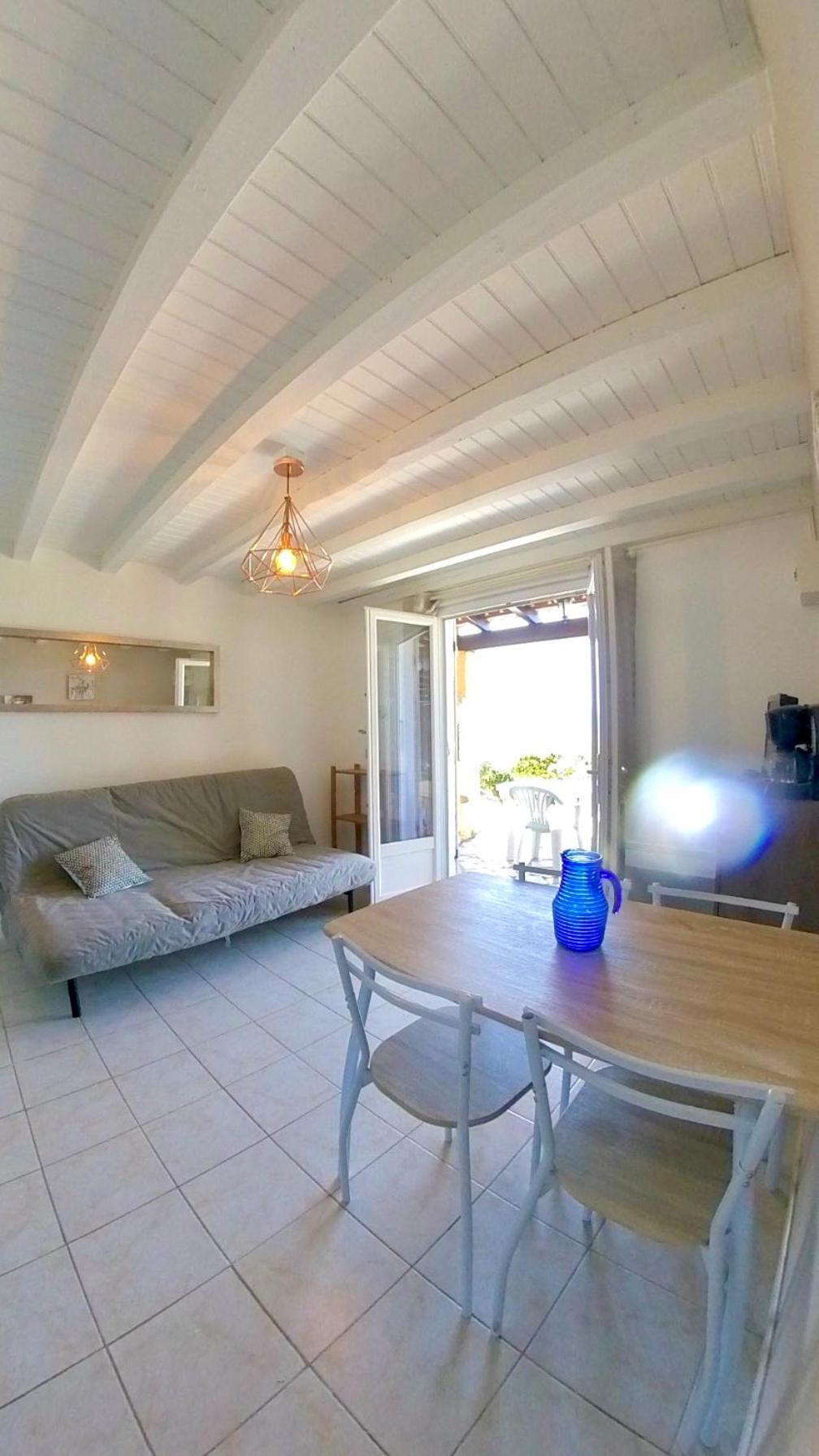 Residence Ile De Beaute โพรพริอาโน ภายนอก รูปภาพ